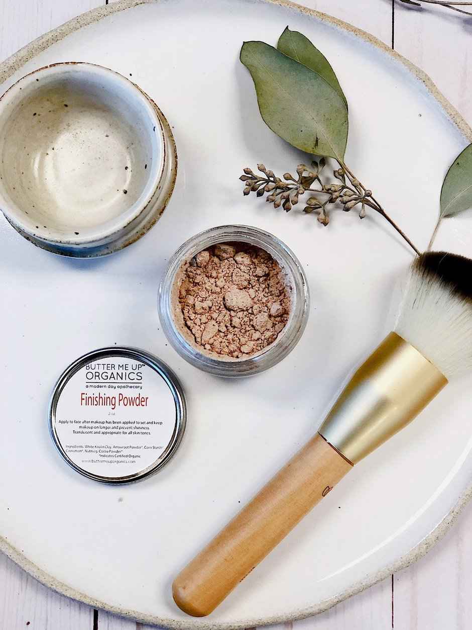 Organic Finishing Powder for Flawless Facial Setting